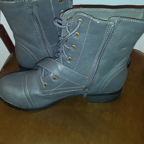 Women boots size 11 - Picture 1 of 3